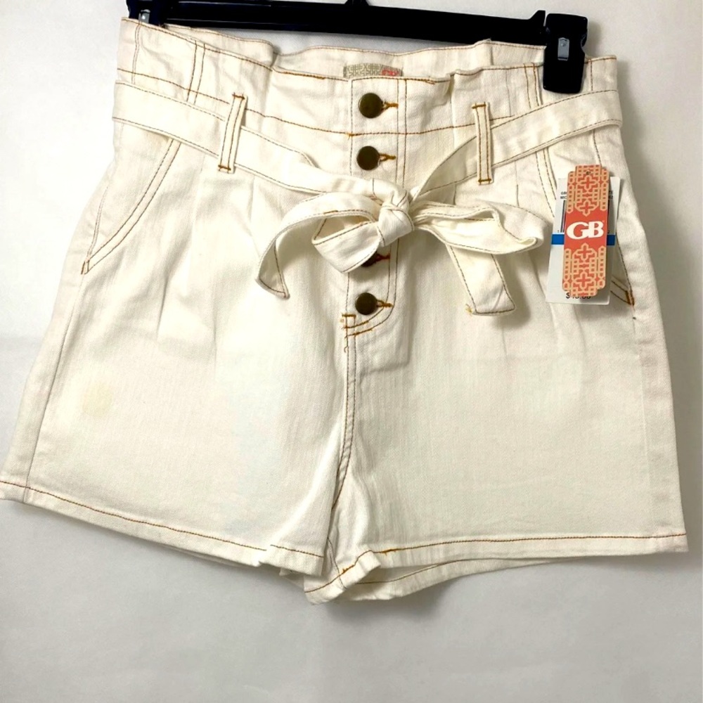 NWT  Wide Leg White Jean Shorts size 9